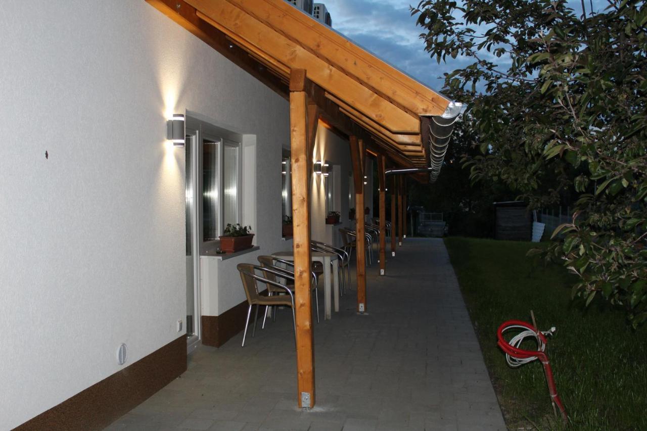 Czermann Holiday Inn Oroszlany ภายนอก รูปภาพ